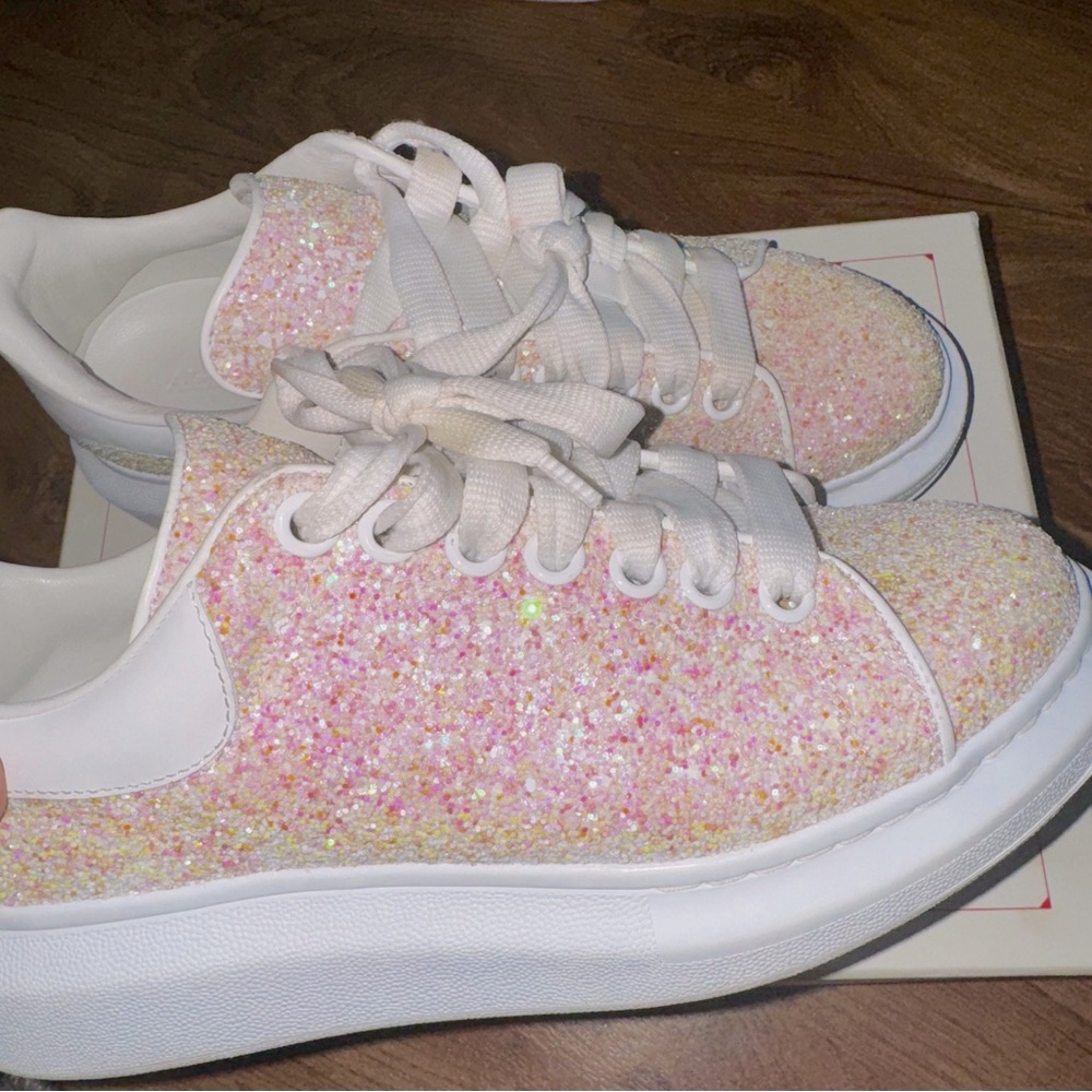 Alexander McQUEENS. Pink and unique